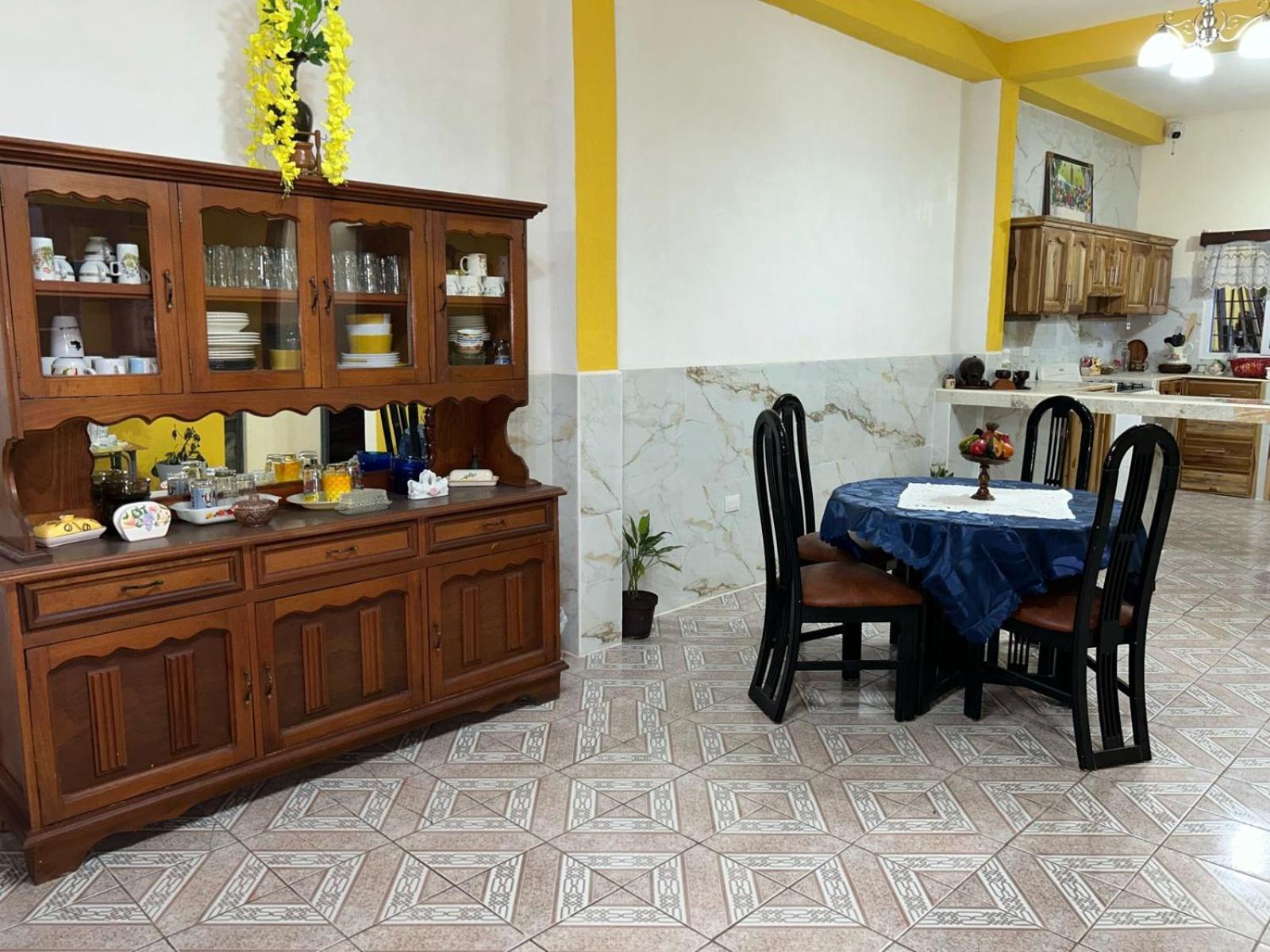 Casa Maya Itza Flores Luaran gambar